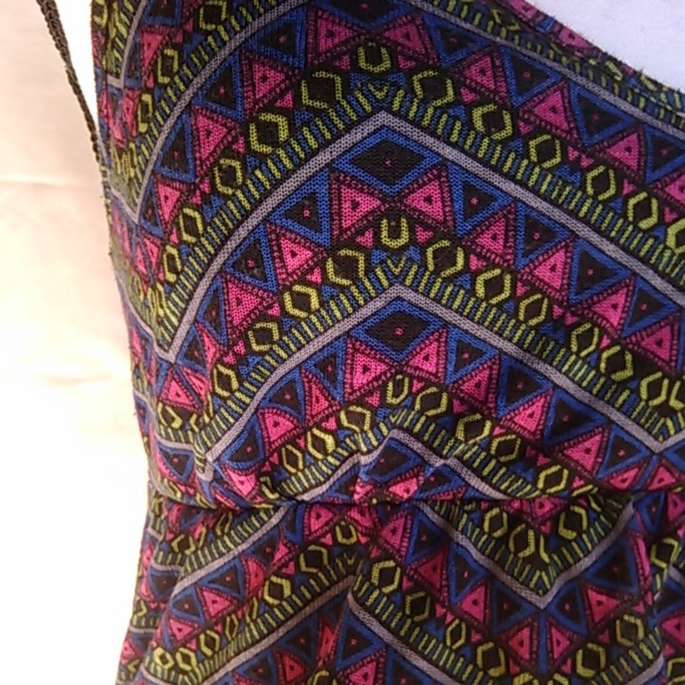 ❤️ No Boundaries .Crocheted Back Tribal Print Boho Tank 2/$15 - Picture 4 of 8